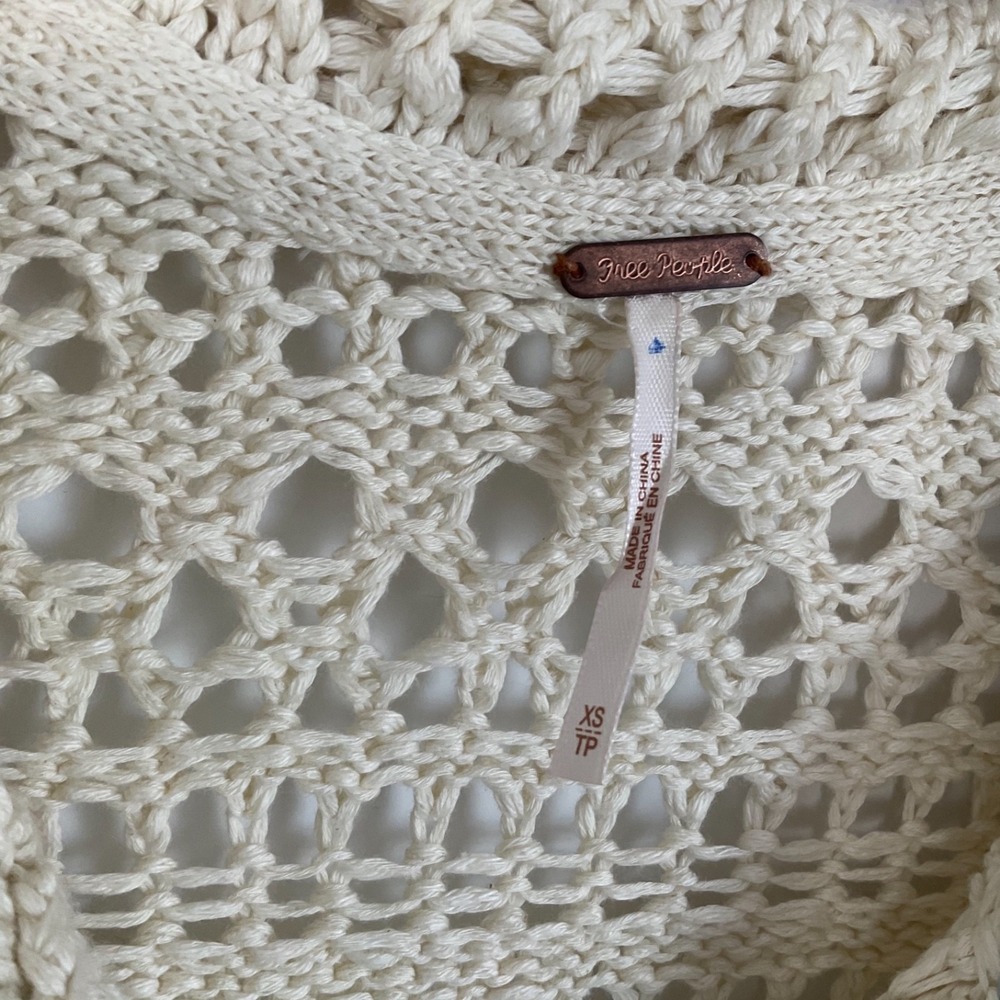 Free People Anthropologie Joelle Short Sleeve Crochet Cardigan White Oversize XS - Picture 3 of 7